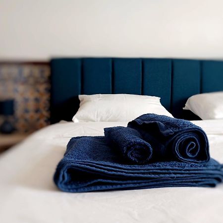 Rooms 10 Mins Walk From Train Station! Agualva-Cacem Exteriér fotografie
