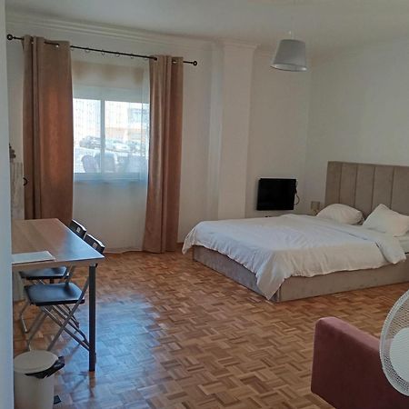 Rooms 10 Mins Walk From Train Station! Agualva-Cacem Exteriér fotografie