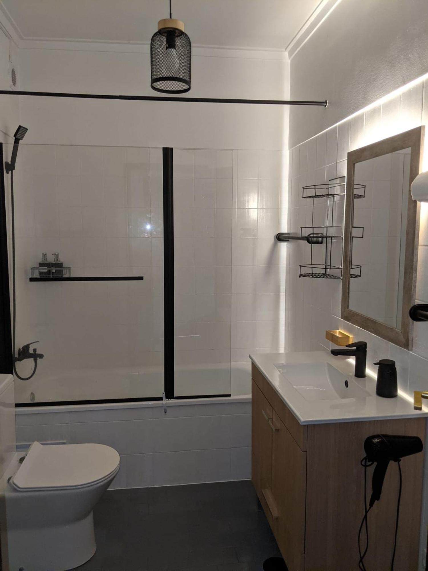Rooms 10 Mins Walk From Train Station! Agualva-Cacem Exteriér fotografie