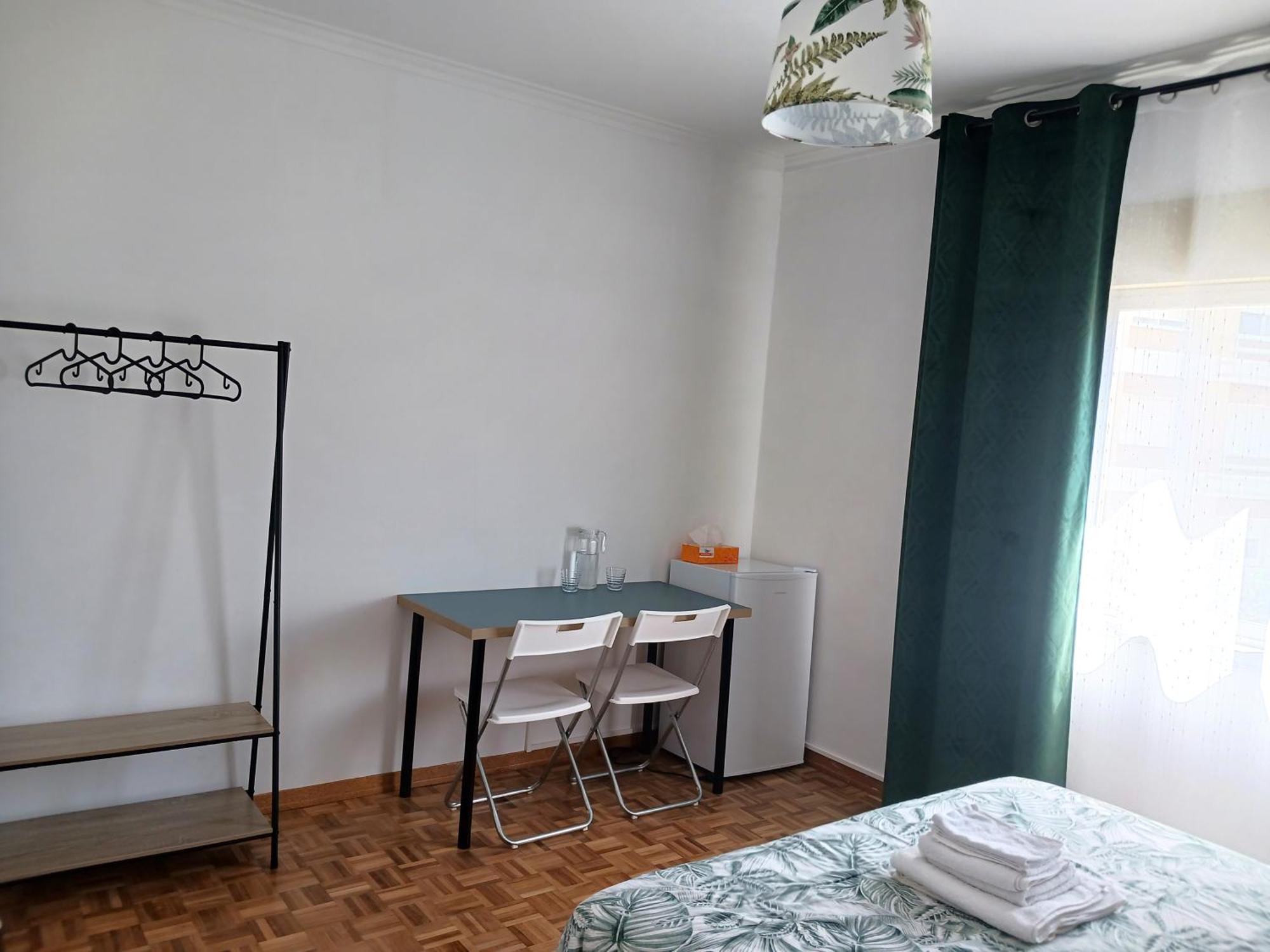 Rooms 10 Mins Walk From Train Station! Agualva-Cacem Exteriér fotografie
