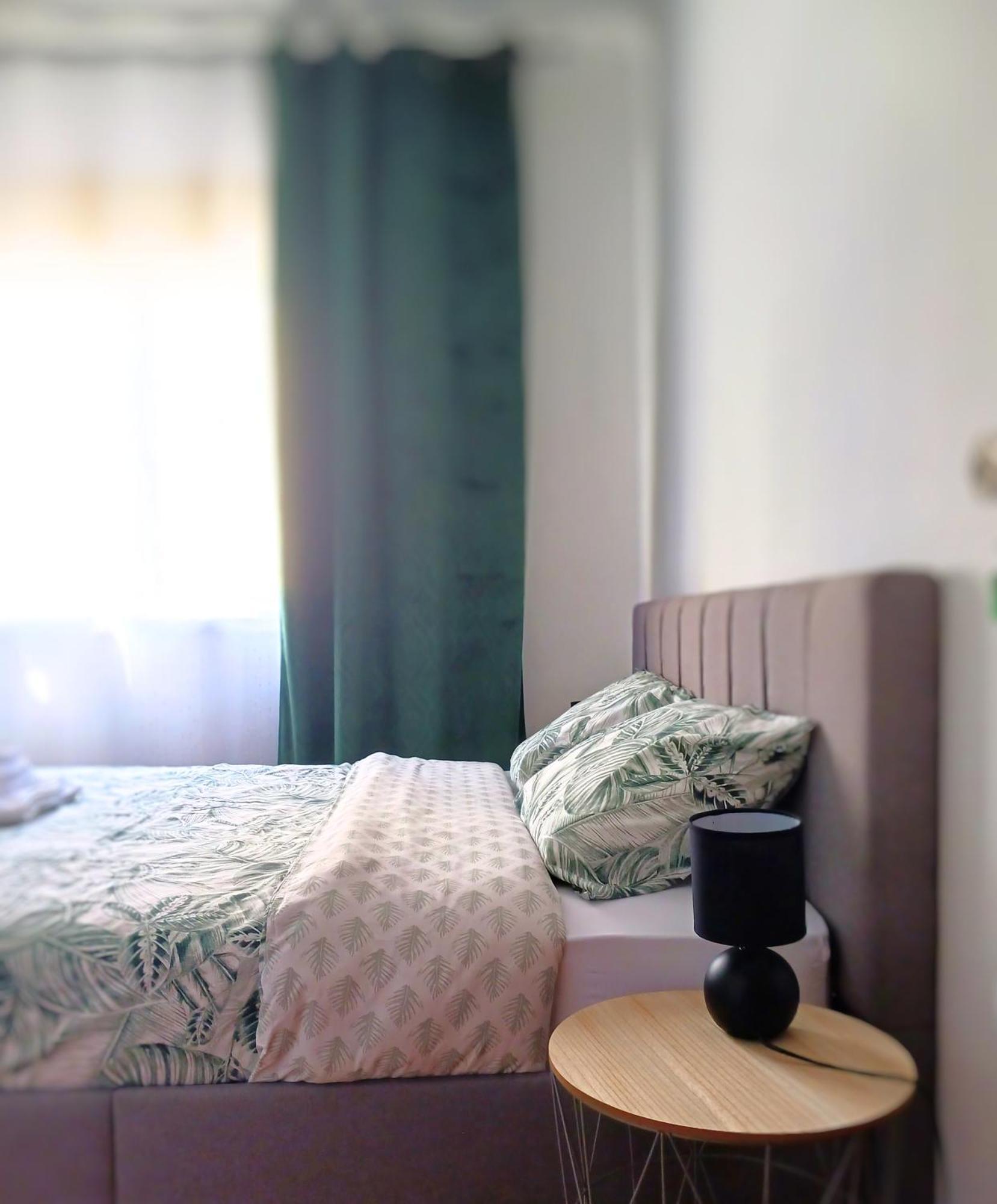 Rooms 10 Mins Walk From Train Station! Agualva-Cacem Exteriér fotografie