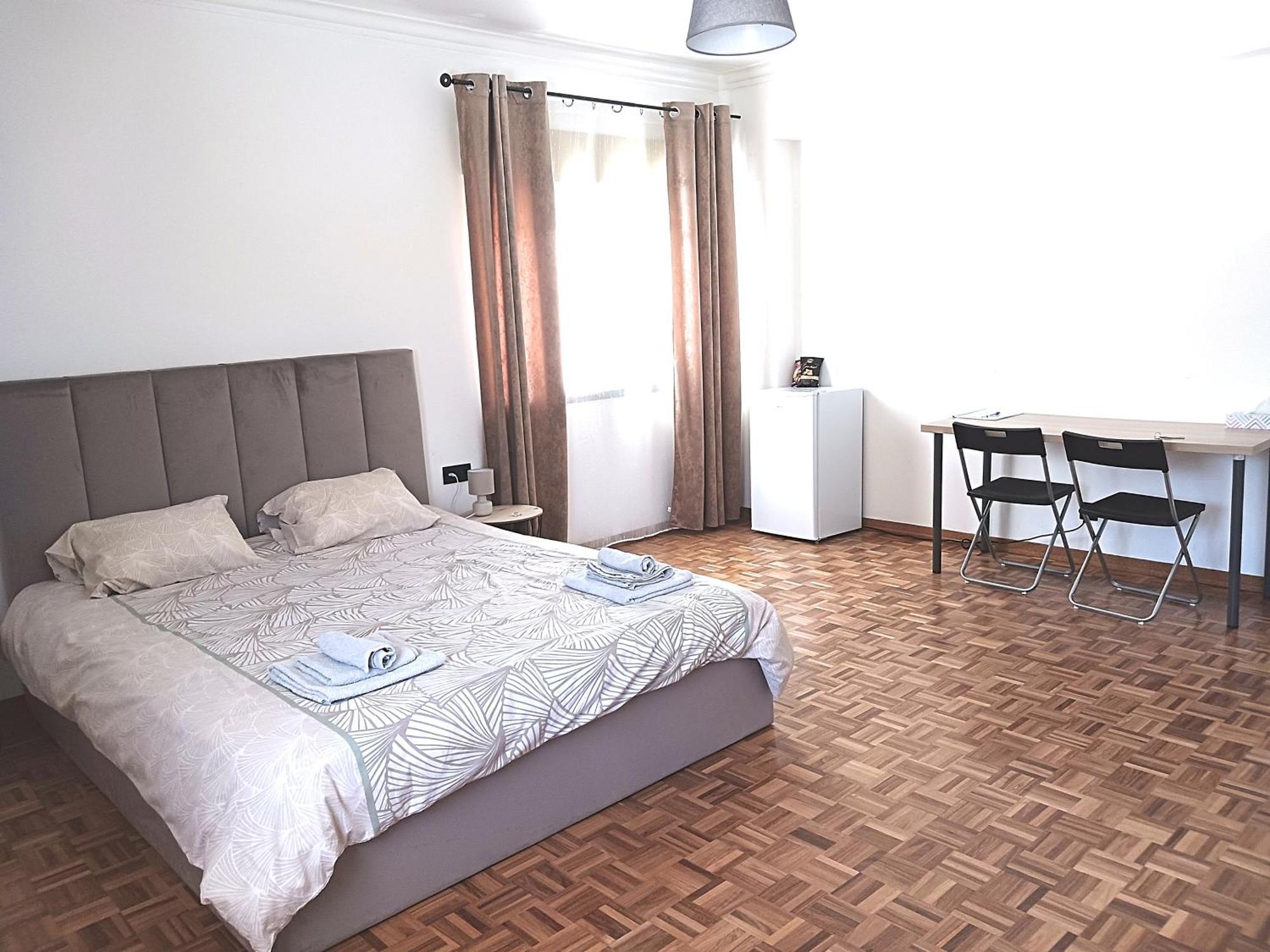 Rooms 10 Mins Walk From Train Station! Agualva-Cacem Exteriér fotografie