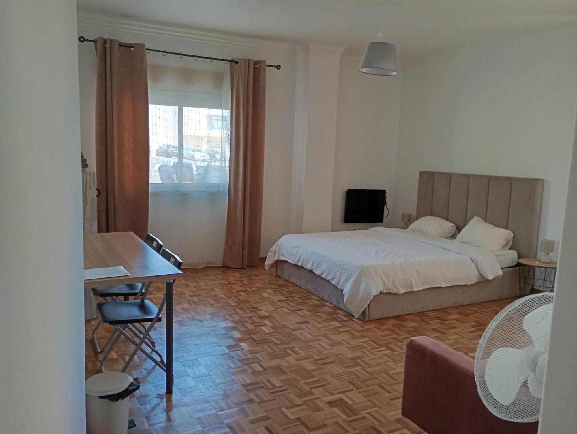 Rooms 10 Mins Walk From Train Station! Agualva-Cacem Exteriér fotografie